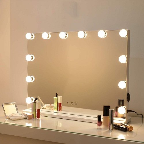 Hollywood Mirror 10